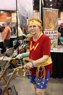 gaminginyourunderwear:  every-body-can-cosplay:  Wonder Woman  Hell yeah. 