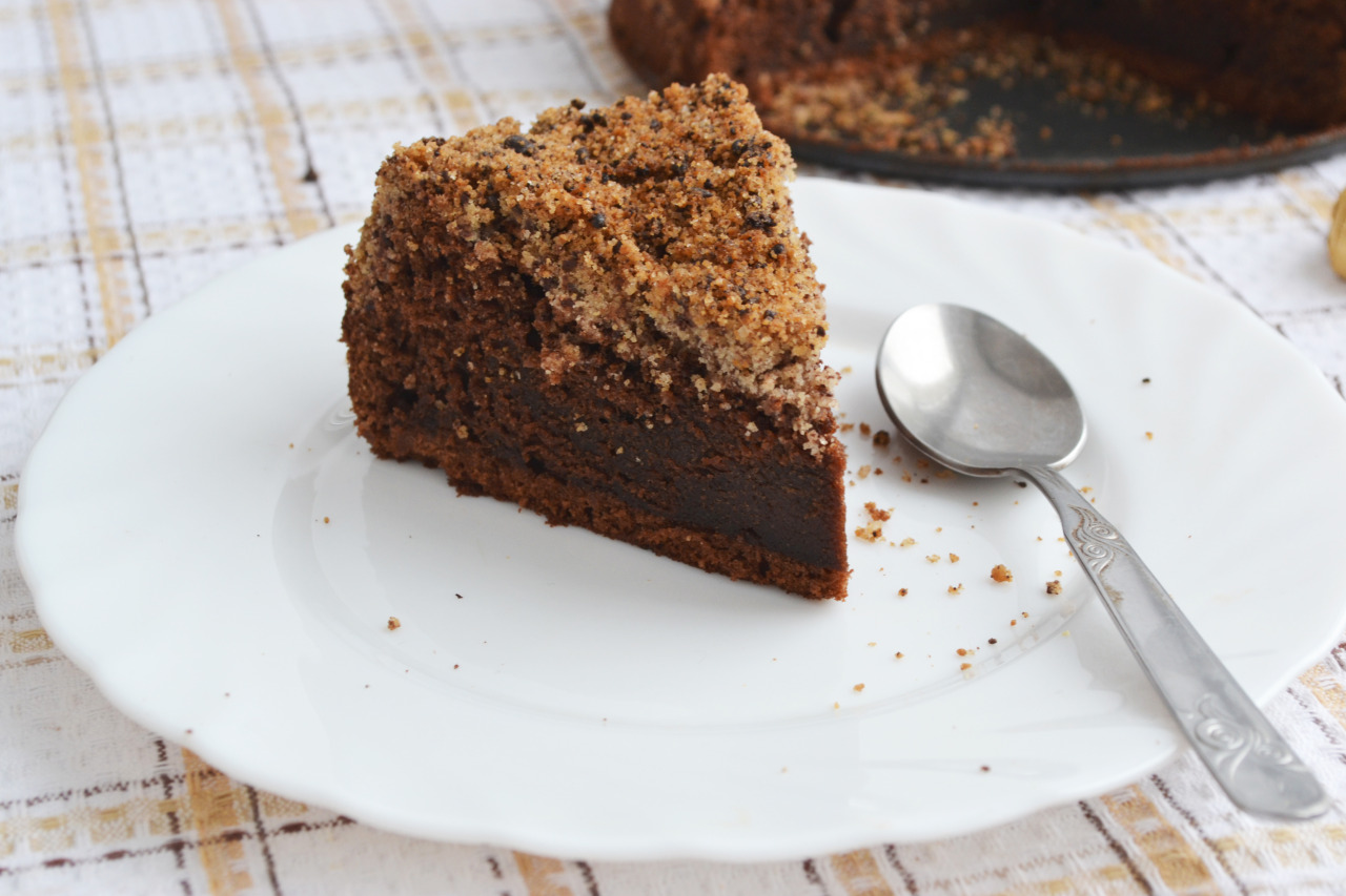 Белькович шоколадно творожный пирог. Шоколадный штрейзель. Морковный пирог со штрейзелем. Фото шоколадного пирога со штрейзелем.