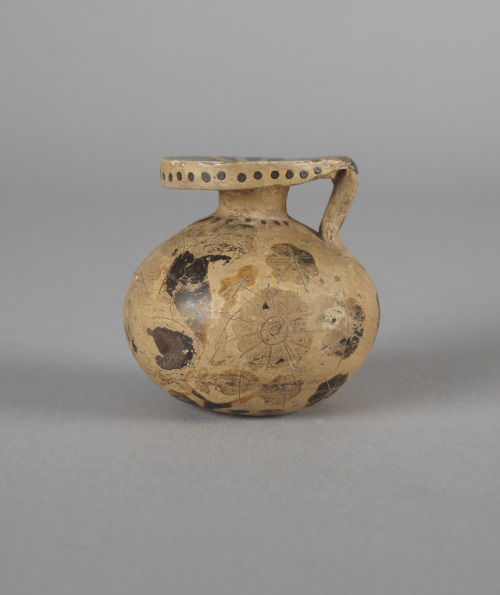 fishstickmonkey:Round Aryballos: Sphinx and SerpentGreek, Middle Corinthian, early 6th century B.C. 