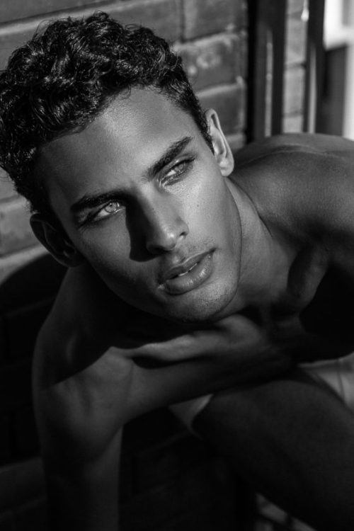  gustavo foly |w| victor magazine men |w| jeff segenreich 