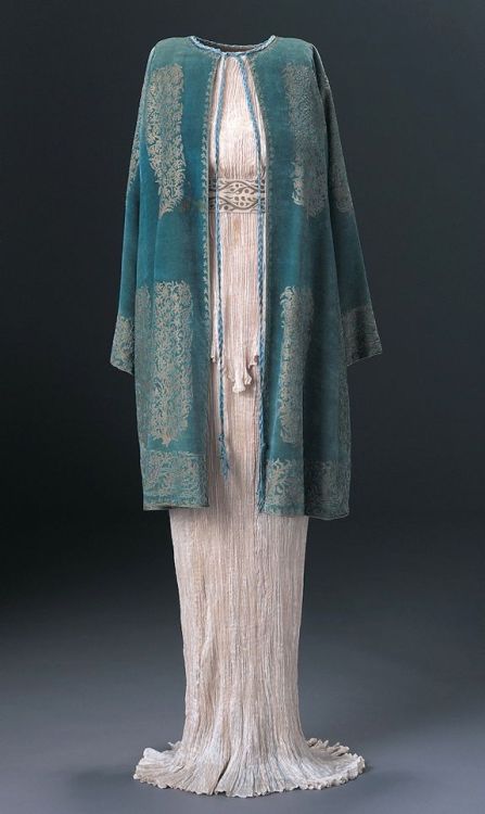 ephemeral-elegance:  It’s FRIDAY FASHION FACT, and it’s time for our next designer bio! Today we are talking about the innovative and inspiring Mariano Fortuny. Mariano  Fortuny was born in 1871 in Granada Spain. Both his father and  maternal grandfather