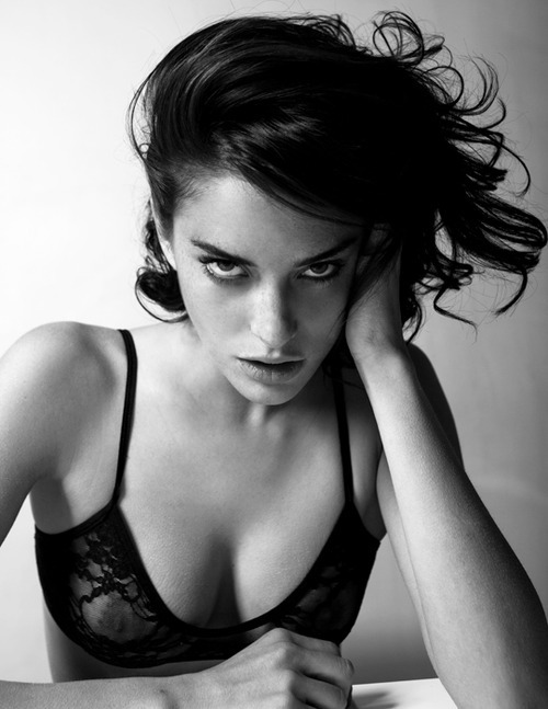 theachinglybeautiful:  Alejandra Alonso photographer: Jurji Treskow