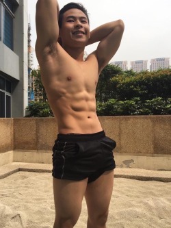 sgfappingboy:  dudesinsg:  Fck. I am so wet for him right now.  Hot!