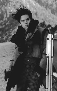 Cole Sprouse 4b933f11700e949e31654050264469d4a023a09b