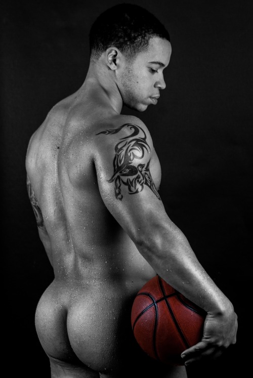 ilovemenofcolor:  Hot gay hookups: http://bit.ly/1VCY4wk