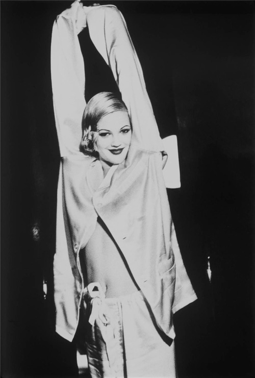 jinxproof: Drew Barrymore, 1995© Ellen von Unwerth