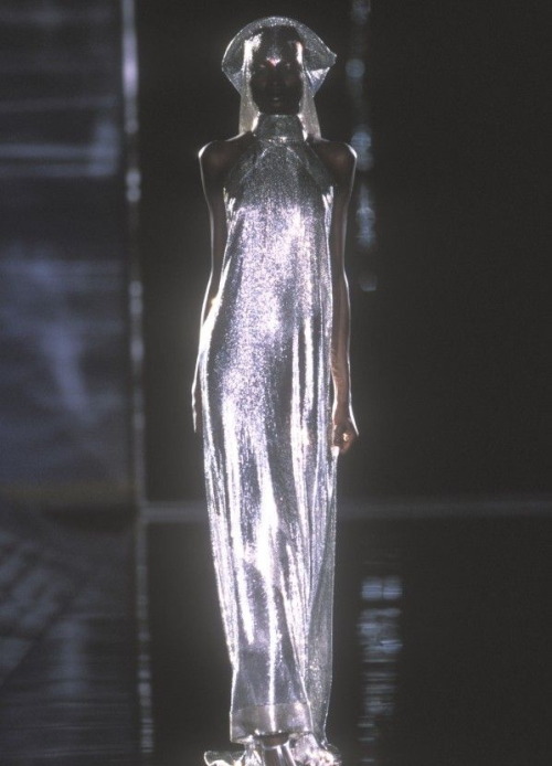 a-state-of-bliss:Debra Shaw @ Paco Rabanne Spr/Sum 1999