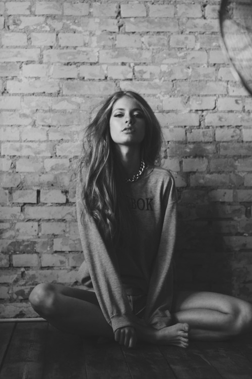 ain-t-no-love:  Nanna by Fran Domínguez. 