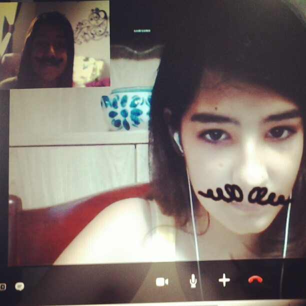 Muito gatas kkkk #me #and #friend #friendship #mustache #skype #girls #home #webcam