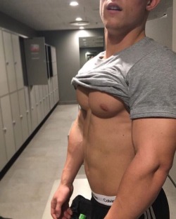musclboy:“My shirt barley fits over my pecs, coach…” 💦