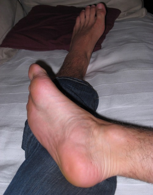 dirtymalefeet:  #malefeet #malesoles #maletoes #guysfeet #feet #soles #toes