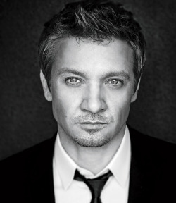 Maszületett 2.0:  Jeremy Renner (1971)