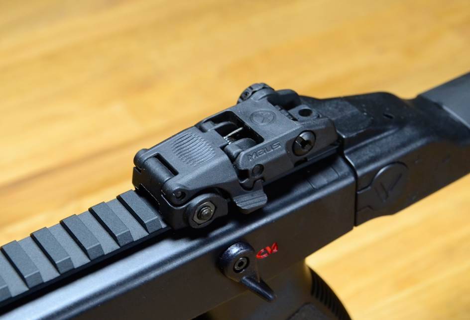 bringbackfreelove:  gunrunnerhell:  Kriss Vector Gen 2 CRBUpdated models of the Kriss