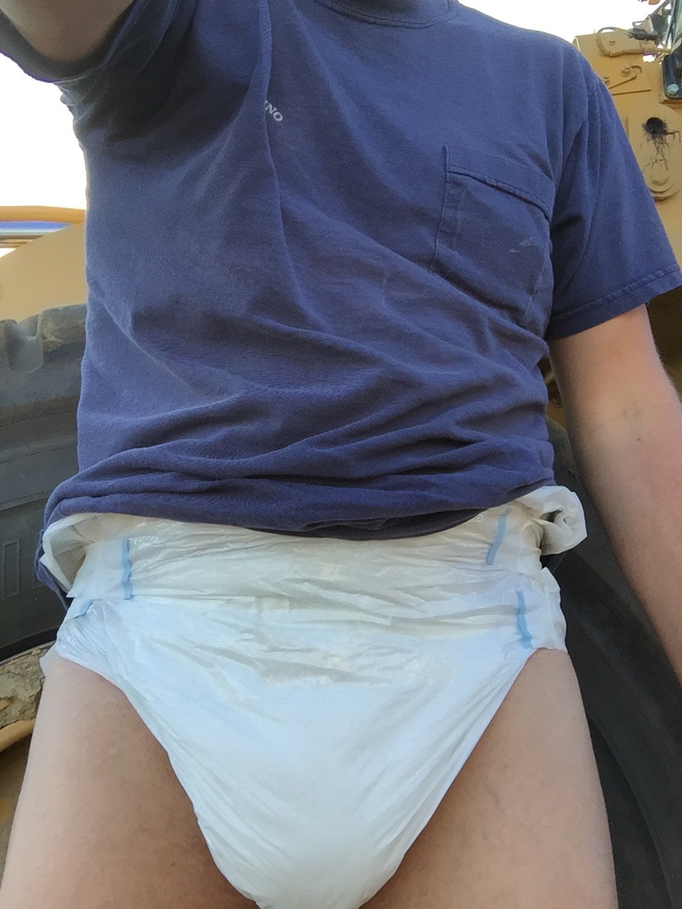 monstersamurai:  Padded wif the CAT 938 at work. Very funs  DAMN, this man is so