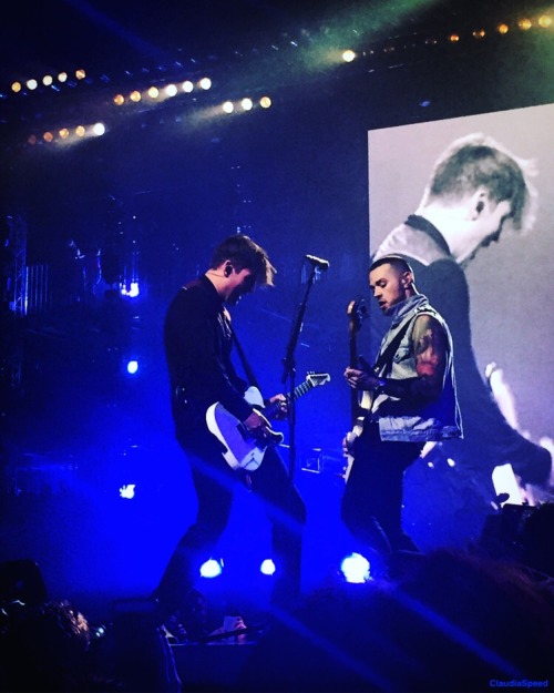 notnow-darling:  Busted Reunion Tour 11/05/16 Mine, please don’t repost
