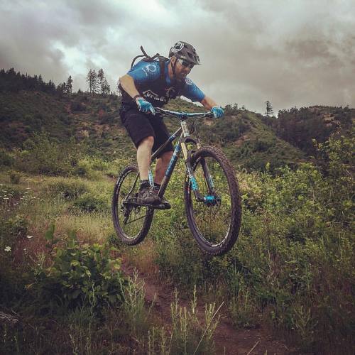 stumptownrider:  Testing out the new FOX 34 fork out today #mountainbiking #reebme #reeb #mtb #foxsh
