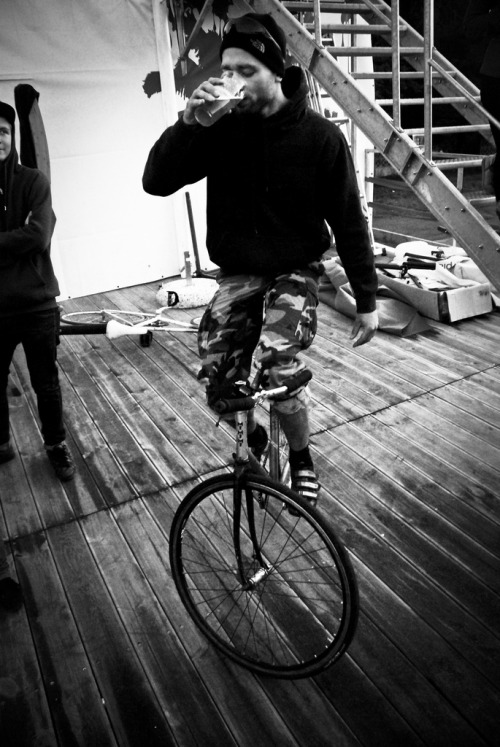 bisikleta: Lisek - trackstand (by Garw1n) Nihilist Track Stand or How to stop a brakeless Nihilist