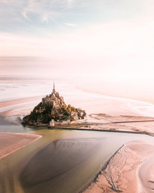 Mont Saint-Michel, France. Photo By Rubenvanvreckem 