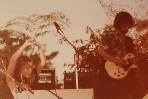 goldduststevie:Fleetwood Mac perform at the UCSB Stadium in Santa Barbara - October 2, 1977. Photos 