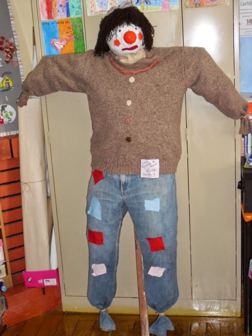 nevermind this one is me the previous scarecrow was actually @kelleyelizabet