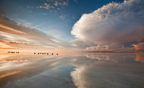 nubbsgalore: at over four thousand square miles, bolivia’s remote salar de uyuni salt flat is the l