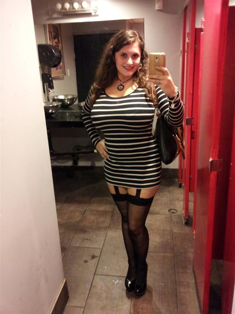 divellup2:  I wanna pin that girl to the wall and fuck the brains out of her