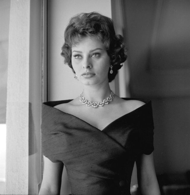 Sophia Loren wearing Christian Dior's Caracas in Aleoutienne silk by Staron (Spring/Summer 1957)