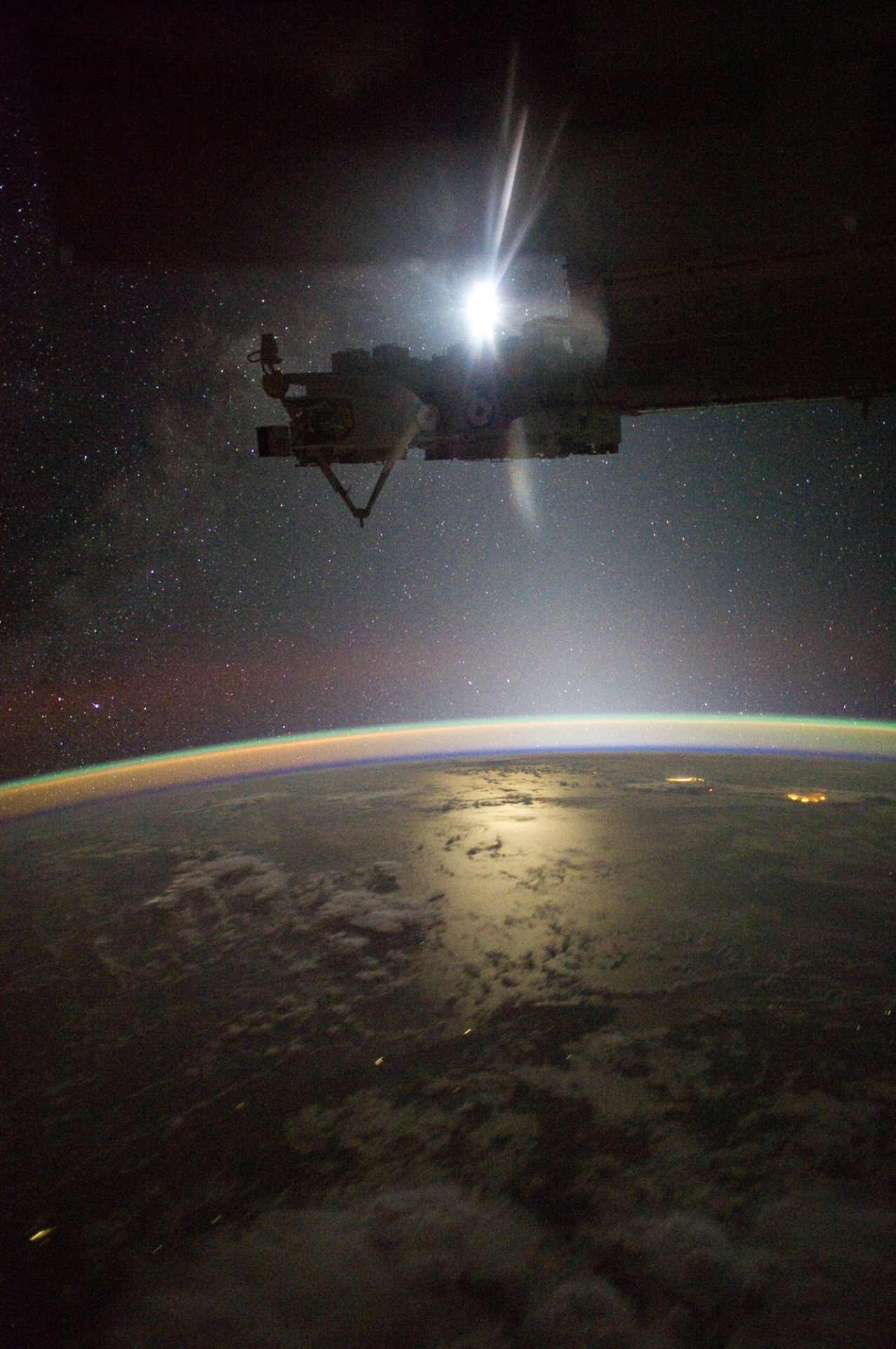 theshockbox:  just–space:  Earth as seen from the ISS  js