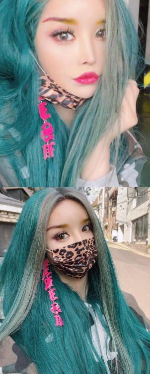 Harisu, turquoise hair + Pink Eyebrow intense styling…gorgeous end-of-the-box king