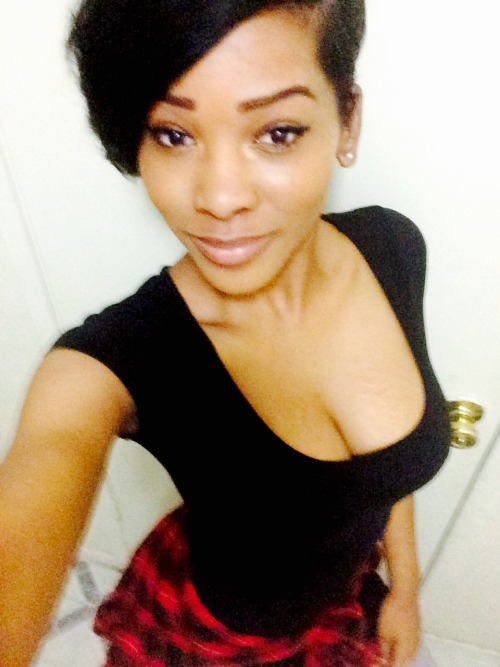 naturalbadlezzie:  @naturalbadlezzie
