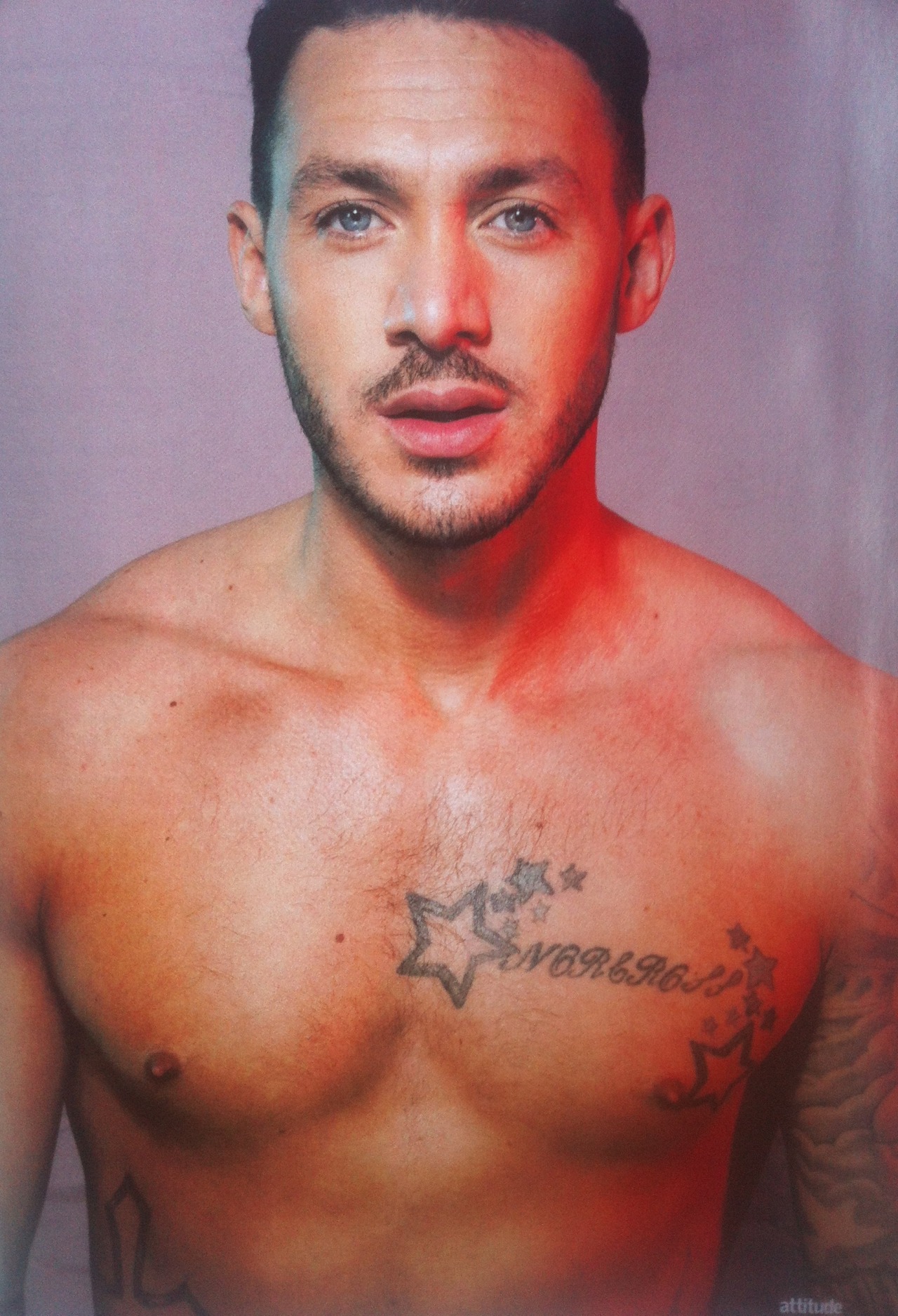 jezebelsboys:  British Actor Kirk Norcross gets exposed. 😍😍 Watch the video