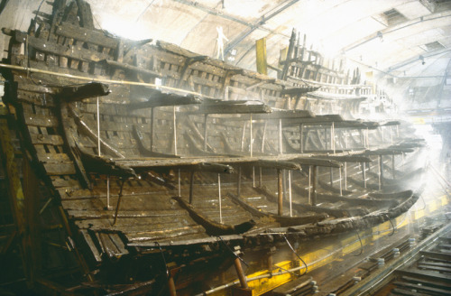 The operation to raise Henry VIII&rsquo;s ship, The Mary Rose took place today in 1982.Built in 1510