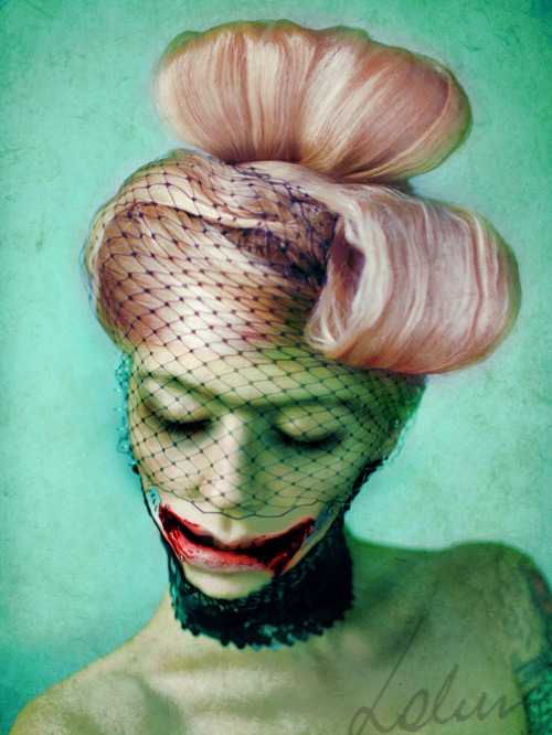 killer-kl0wns:  morbidcupcakes:  ianbrooks:  Macabre Makeup by Miss Lakune They say beauty is in the eye of the beholder, though sometimes it’s just an empty socket. Lakune’s elaborate makeup designs must surely resemble the kind of looks tormented