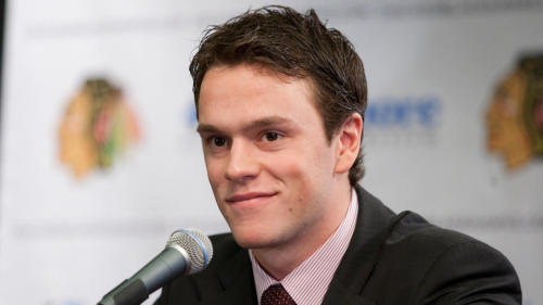 giantsorcowboys:  Shake Your Booty! Before He Did The Ice Bucket Challenge Whilst Water Boarding, Jonathan Toews Shook His Booty And took The Blackhawks To The Stanley Cup! Sexy As Hell, Baby! 
