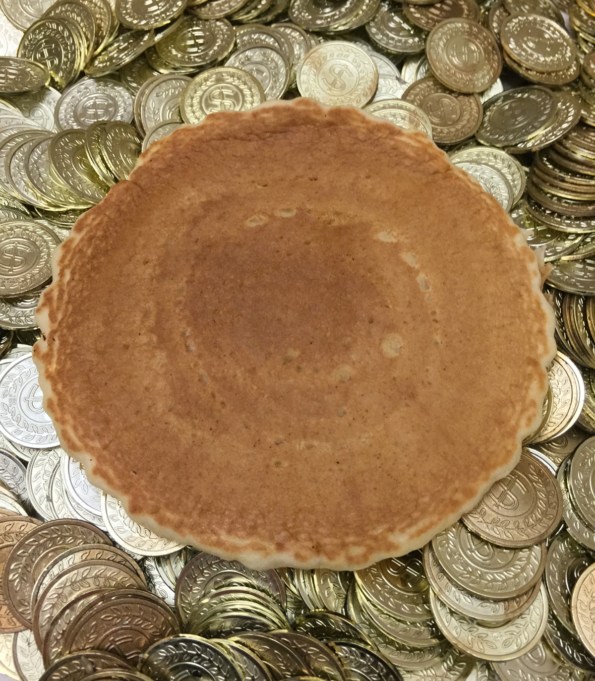 dennys:  This is the golden cake. Reblog the golden cake for outrageous fortune in