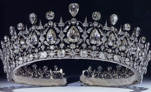 shewhoworshipscarlin:Tiara owned by Princess Louise of Wales, the oldest daughter of King Edward VII