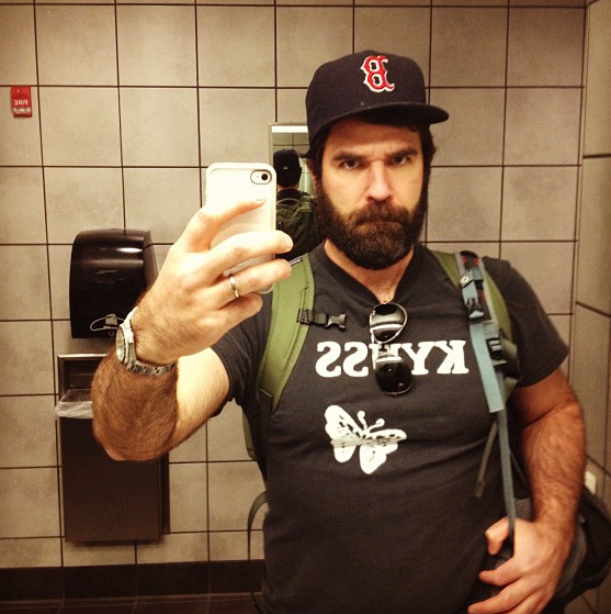thewidowhowlapp:  rob delaney: hottest of hot dads/king of the mirror selfie 