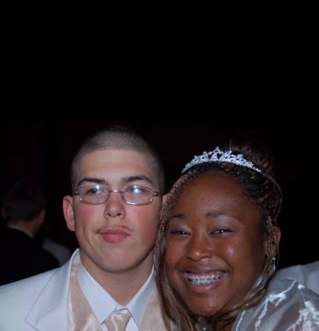 cairusso:  I cropped it oh my god  junior prom ‘06 with my then boyfriend   2014