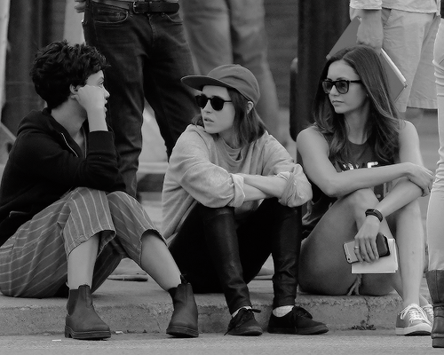 ninadobrevadaily:  Nina Dobrev, Ellen Page and Kiersey Clemons on the set of “Flatliners”