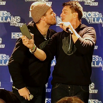 emilybuttrickards:  John Barrowman &amp; Stephen Amell Smooching at the Nocking