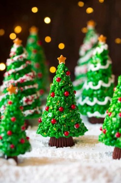 sweetoothgirl:  Christmas Tree Rice Krispies