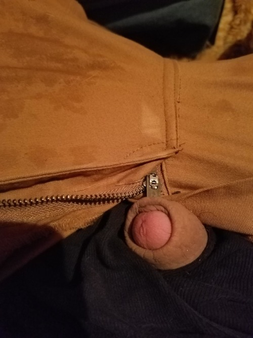 It’s storming outside and I am bored. Someone help me get my cock hard. #me