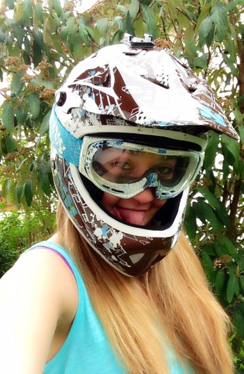 greinerjuliexo: Riding makes me happy