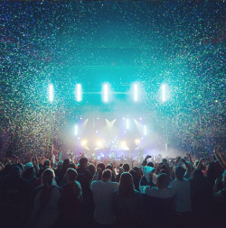 unf-gabe-barham:  This will always be my favorite SWS concert photo.