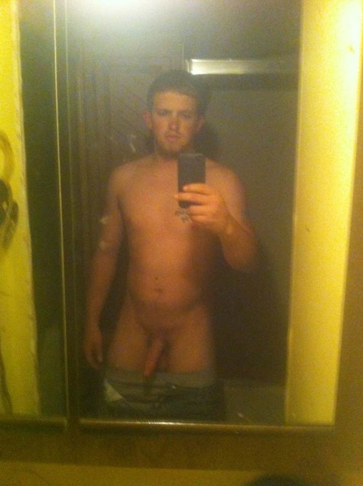 nakydi:  aplethoraofmen:  Cowboy cock  Tezão de peão