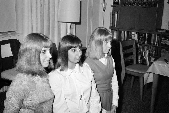 canadianbeerandpostmodernism:  FLASHBACK to December 12, 1964 – Ironing hair in