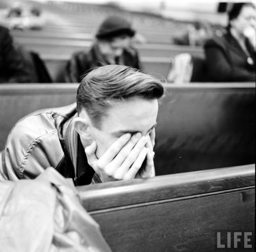 Prayer marathon in Memphis(Howard Sochurek. 1952)