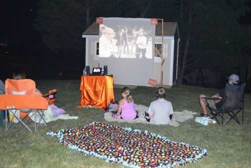 Last weekend Ciara Bravo had a Swindle movie night with her friends!  Make sure to watch Ciara along