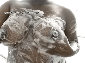 nerdgirlextraordinaire:  Soapy fun, Bless water resistant phones 