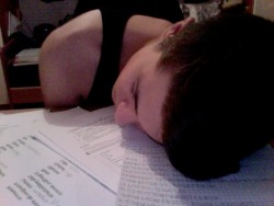 mvtteo:  Studying spanish and dying, que rollo 